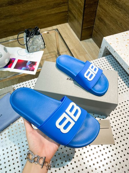 Balenciaga flip flop sandals