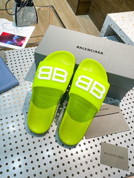 Balenciaga flip flop sandals