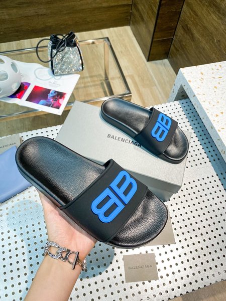 Balenciaga flip flop sandals