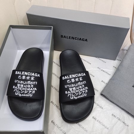 Balenciaga couple slippers