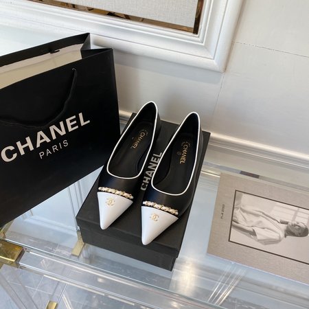 Chanel Colorblock Pumps CC Logo Design