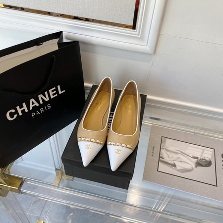 Chanel Colorblock Pumps CC Logo Design