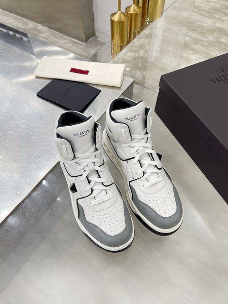 Valentino Cowhide High Top sneakers