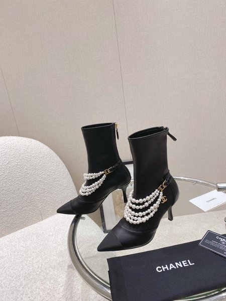 Chanel Heel height of pearl series boots: 7.5cm