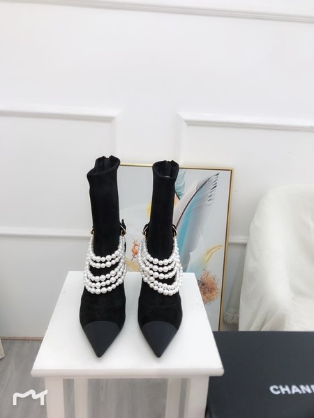 Chanel Heel height of pearl series boots: 7.5cm