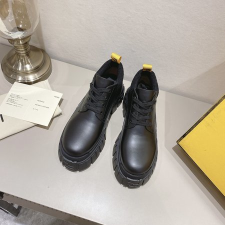 Fendi small leather shoes