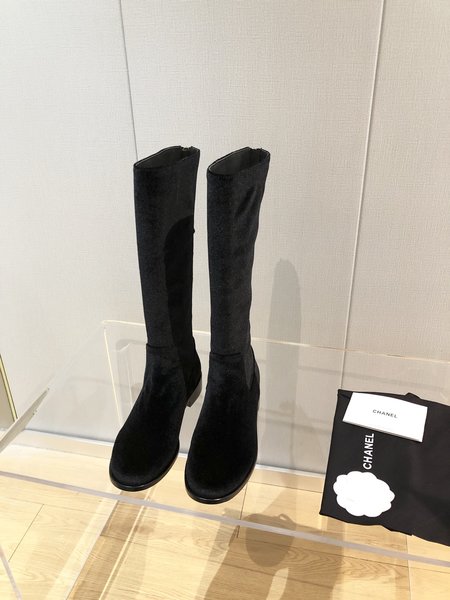 Chanel Boot heel height: 2.5CM