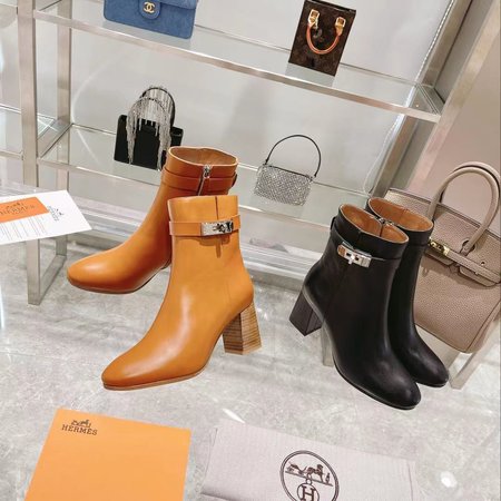 Hermes Grained cowhide boots with a heel height of 7cm