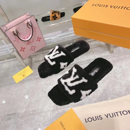 Louis Vuitton Wool slippers Australian wool