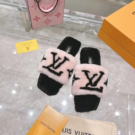 Louis Vuitton Wool slippers Australian wool