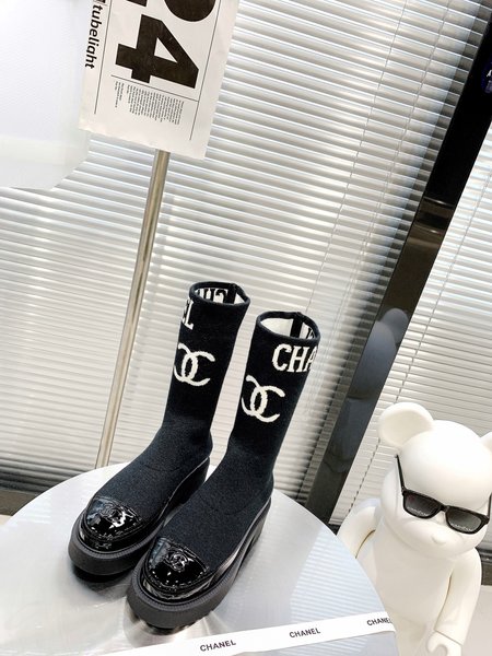 Chanel Stretch wool / patent leather boots lining: sheepskin heel height: 5cm