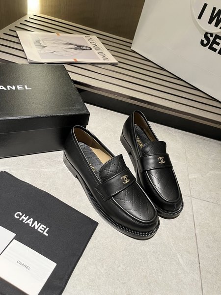 Chanel Thick-soled loafers