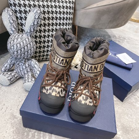 Dior snow boots