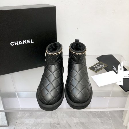 Chanel chain letter rhombus snow boots