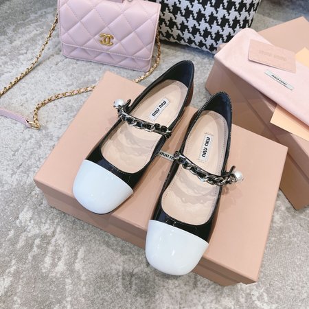 Miu Miu pearl chain flats