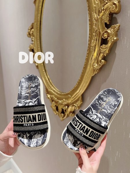 Dior embroidered platform slides