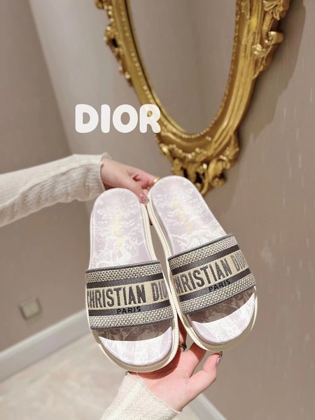 Dior embroidered platform slides