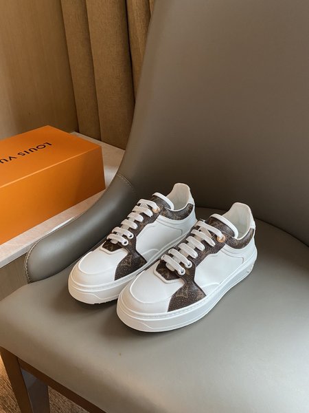 Louis Vuitton cute platform white shoes