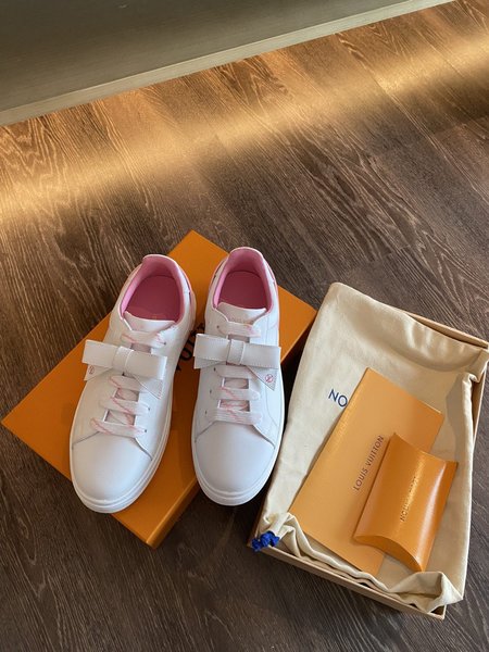 Louis Vuitton cute platform white shoes