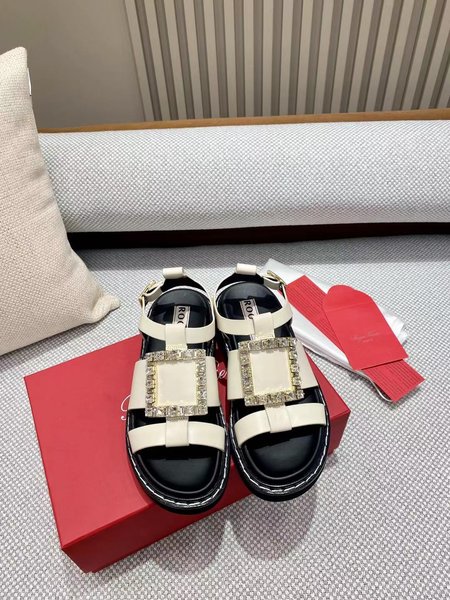 Valentino classic roger sandals