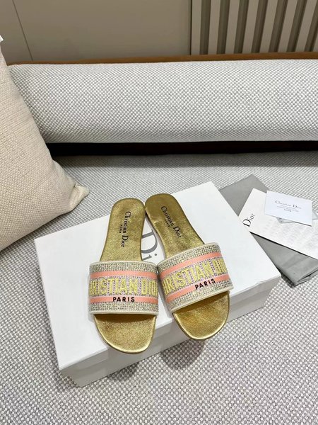 Dior Embroidered series slippers