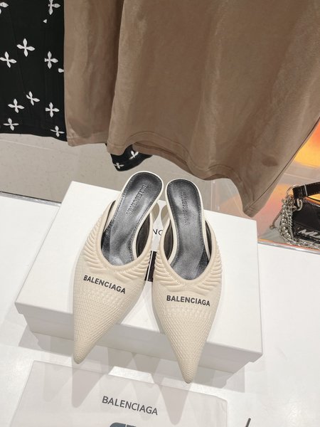 Balenciaga Pointed Toe Kitten Heels Half Slippers