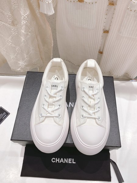 Chanel platform casual sneakers