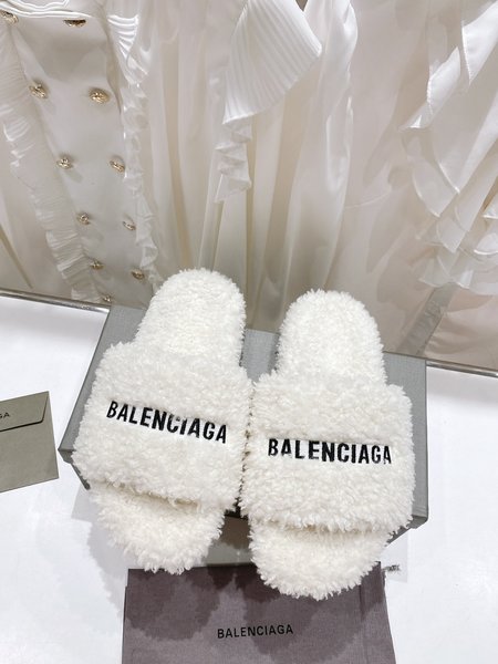 Balenciaga slippers