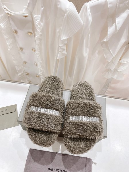 Balenciaga slippers