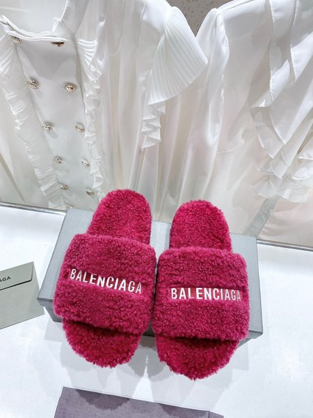 Balenciaga slippers