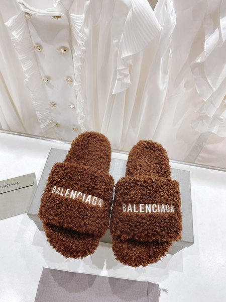 Balenciaga slippers