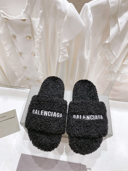 Balenciaga slippers