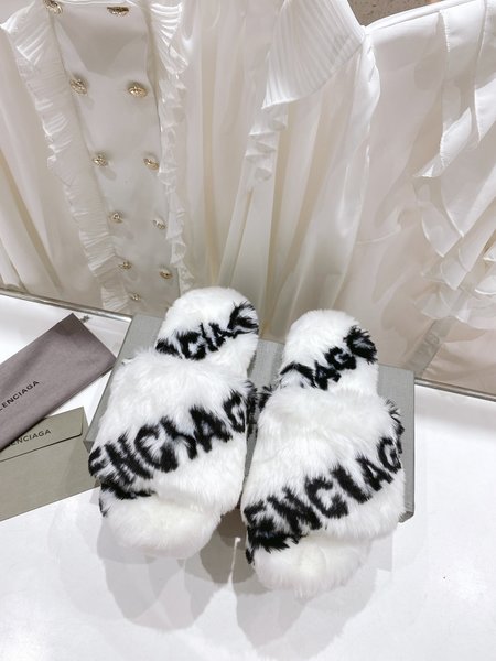 Balenciaga slippers