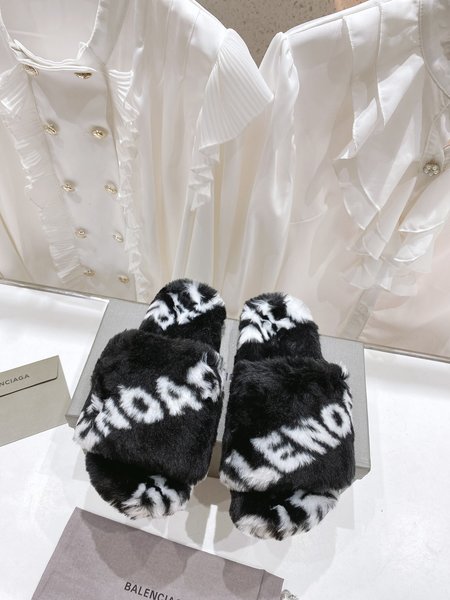 Balenciaga slippers