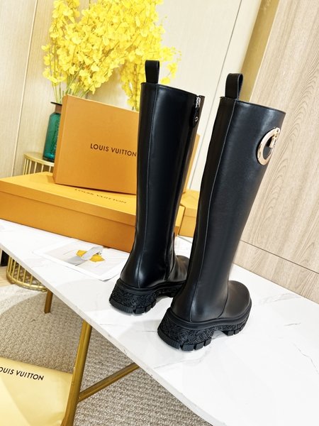 Louis Vuitton cowhide short boots