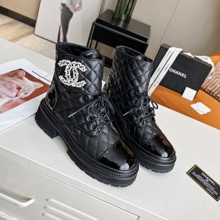 Chanel Electric embroidery + CC buckle Martin boots