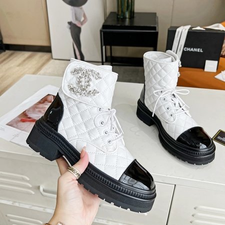 Chanel Electric embroidery + CC buckle Martin boots