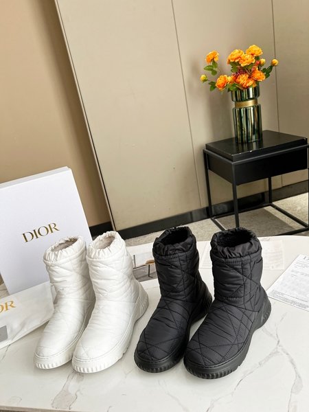 Dior Customized down boots