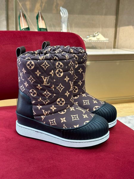 Louis Vuitton snow boots