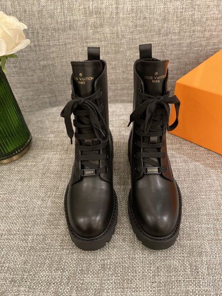 Louis Vuitton short boots