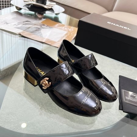 Chanel New small leather shoes