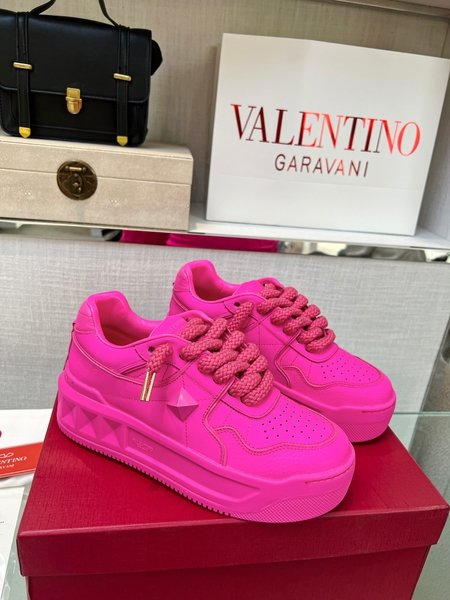 Valentino Thick lace casual shoes