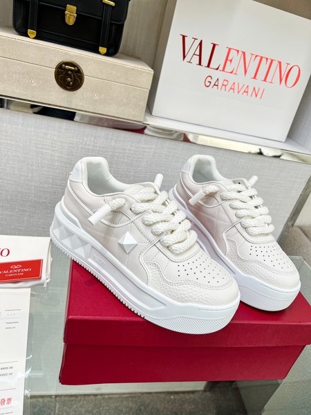 Valentino Thick lace casual shoes