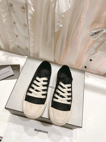 Balenciaga Casual canvas shoes