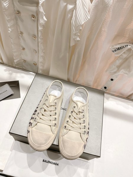 Balenciaga Casual canvas shoes