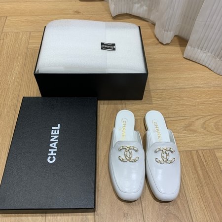 Chanel CC buckle loafers