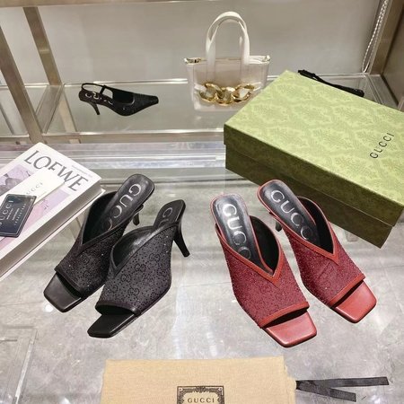 Gucci genuine leather slippers