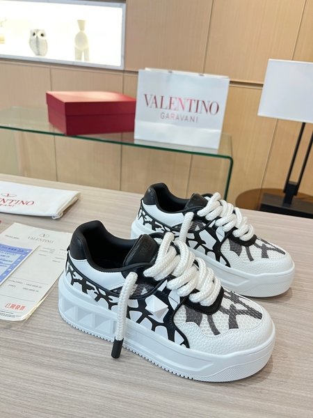 Valentino Thick lace casual shoes