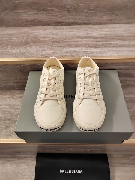 Balenciaga casual canvas shoes