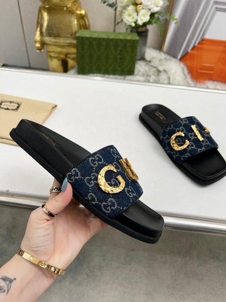 Gucci platform slippers